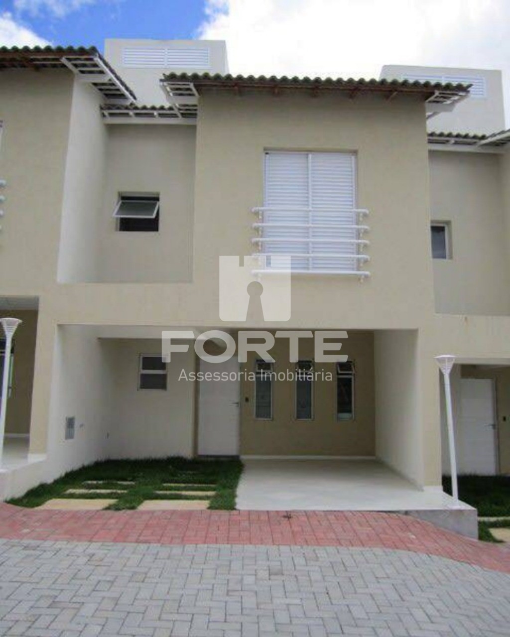 Casa à venda com 3 quartos, 90m² - Foto 1