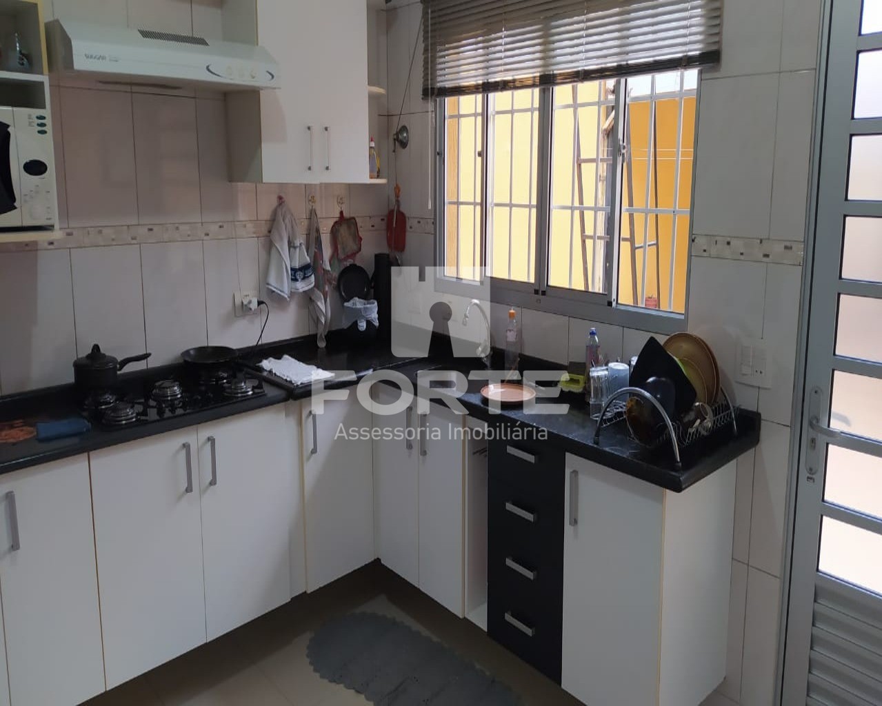 Casa à venda com 2 quartos, 370m² - Foto 4