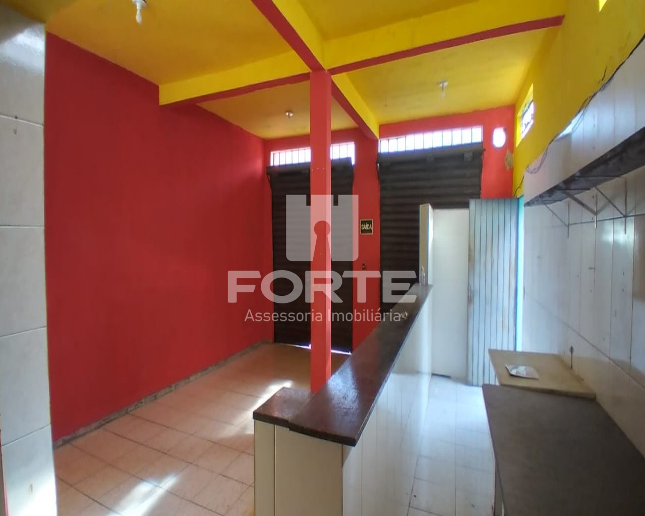 Casa à venda com 2 quartos, 400m² - Foto 1