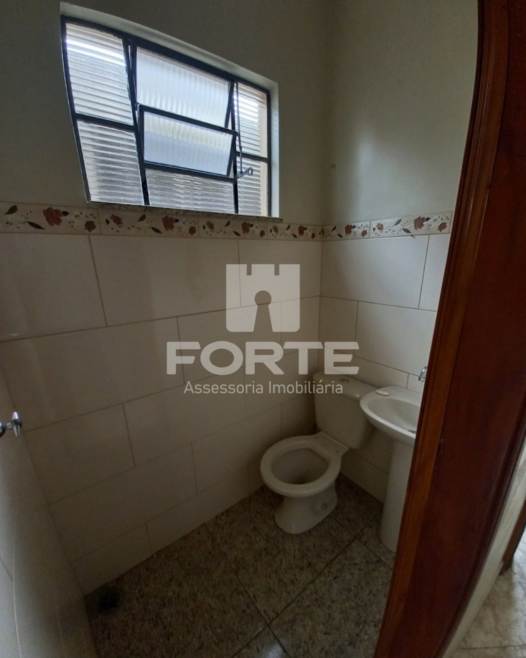 Casa à venda com 3 quartos, 300m² - Foto 4