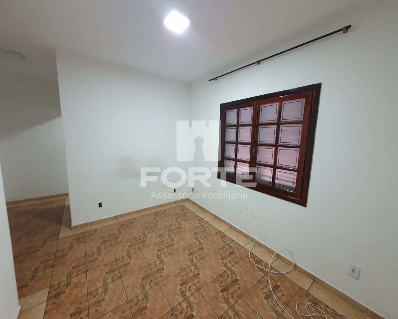 Casa à venda com 4 quartos, 320m² - Foto 2