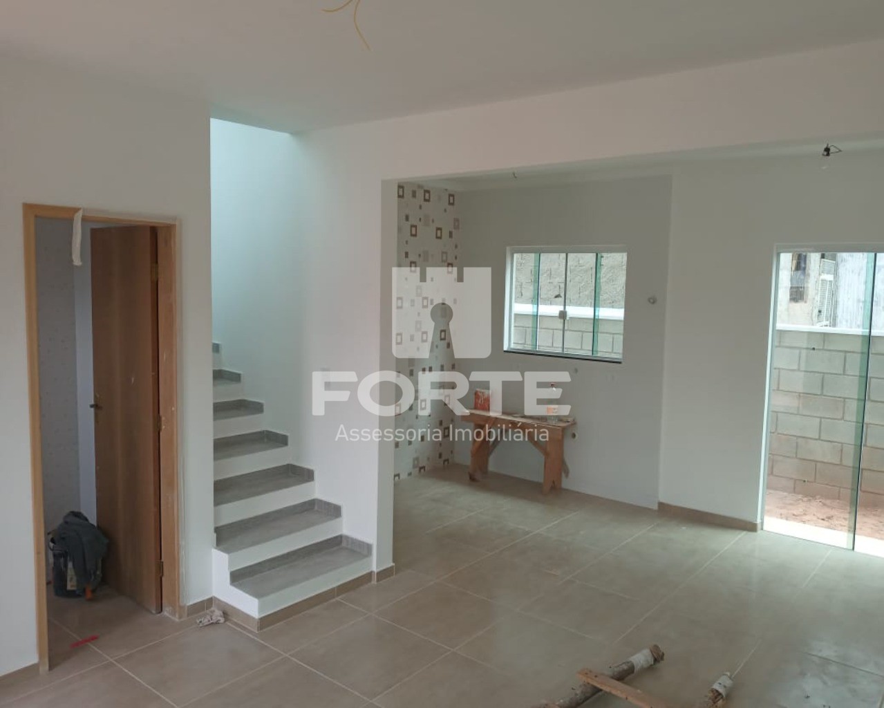 Casa à venda com 3 quartos, 74m² - Foto 3