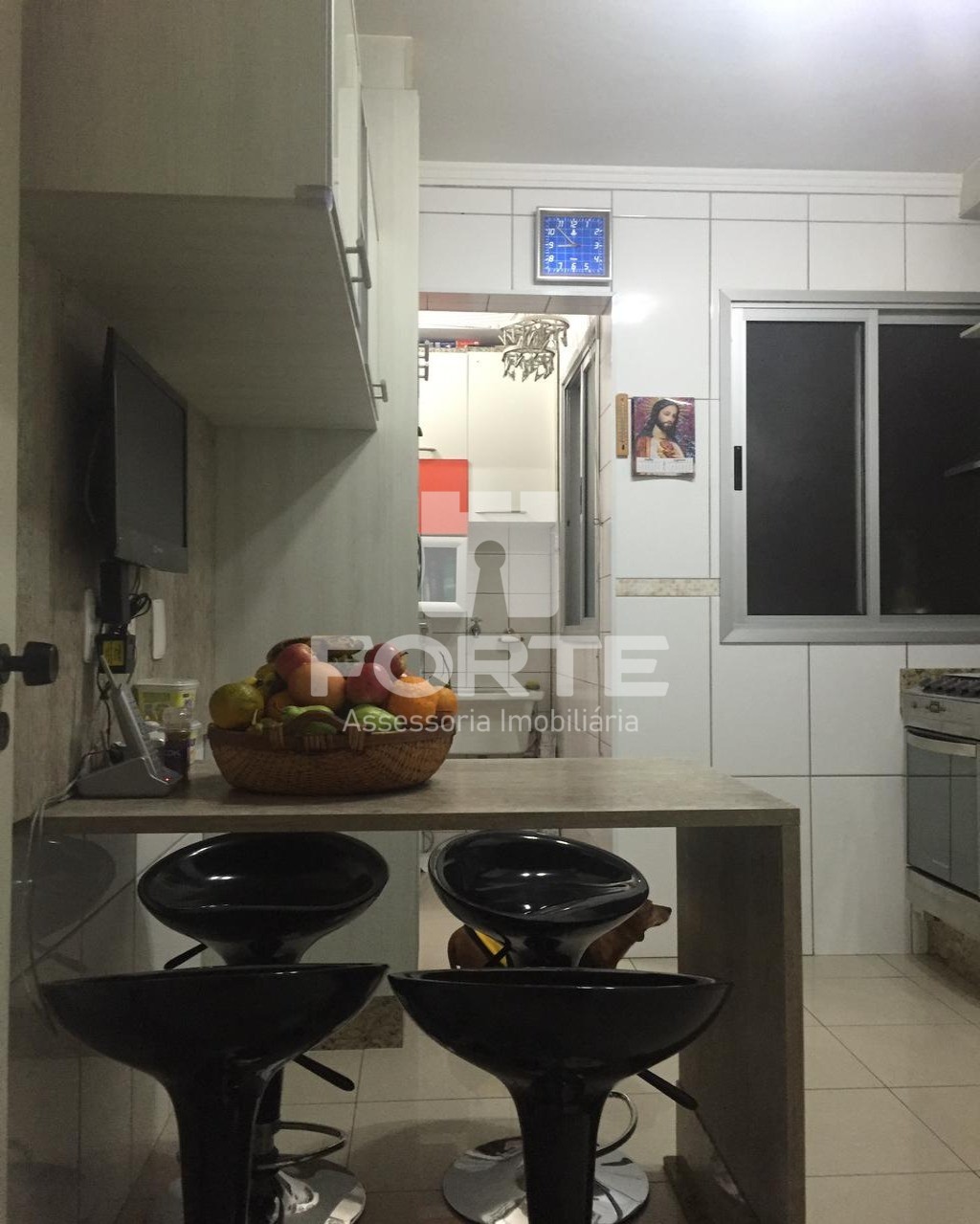 Apartamento à venda com 3 quartos, 90m² - Foto 4