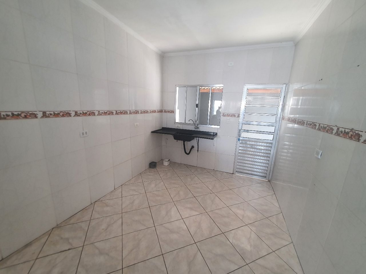 Casa à venda com 2 quartos, 70m² - Foto 14