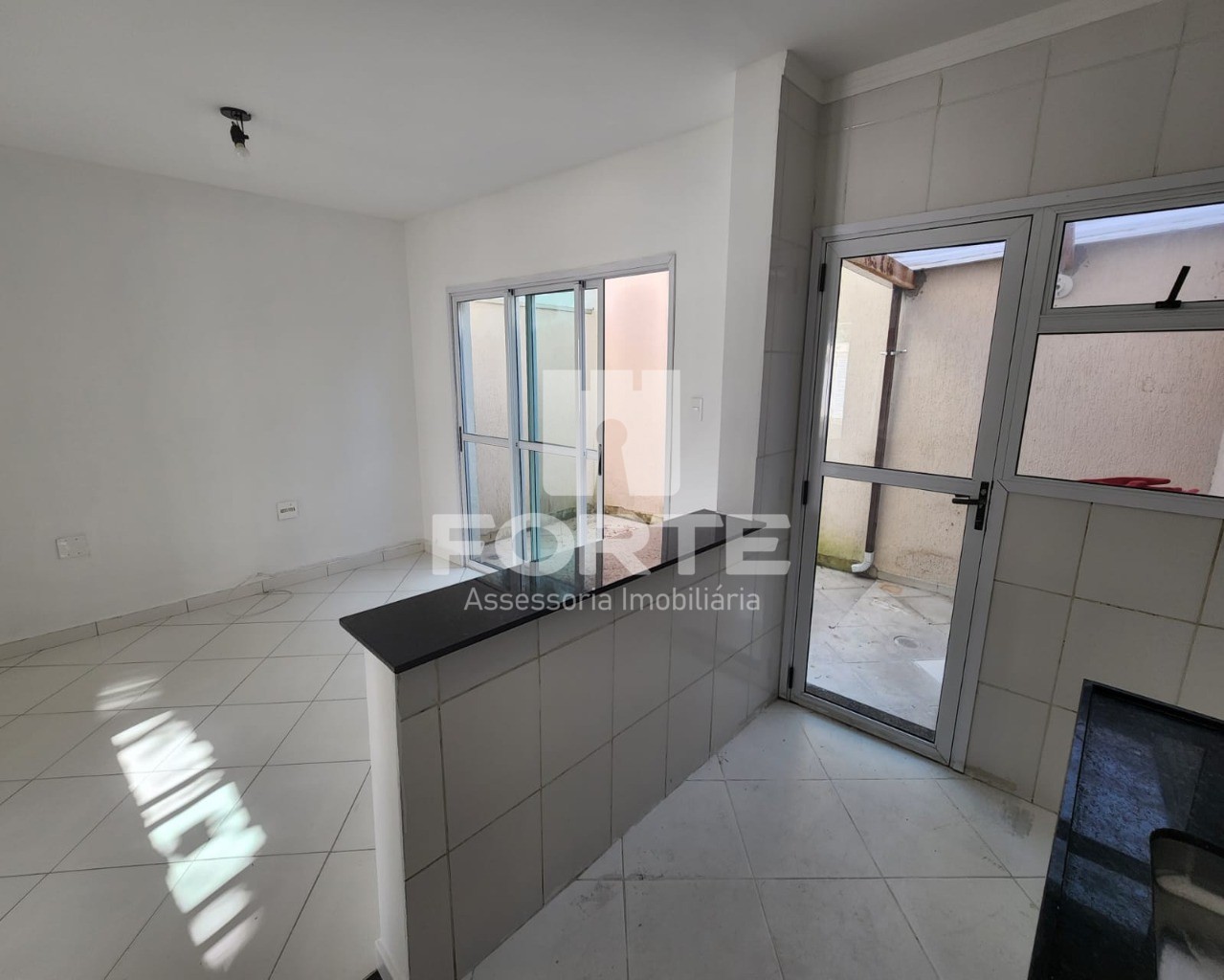 Casa para alugar com 3 quartos, 85m² - Foto 22