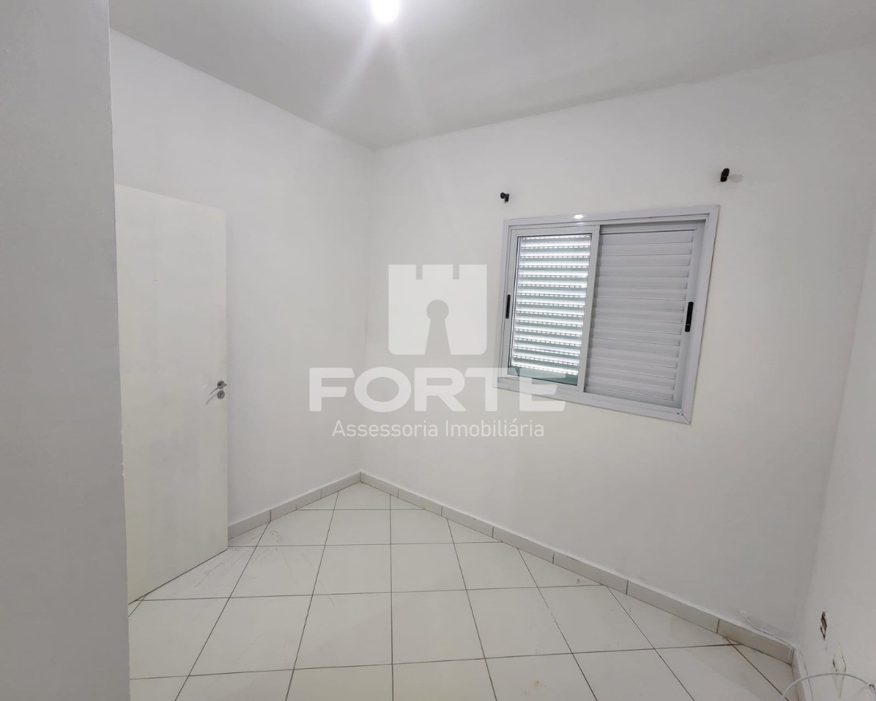 Casa para alugar com 3 quartos, 85m² - Foto 4