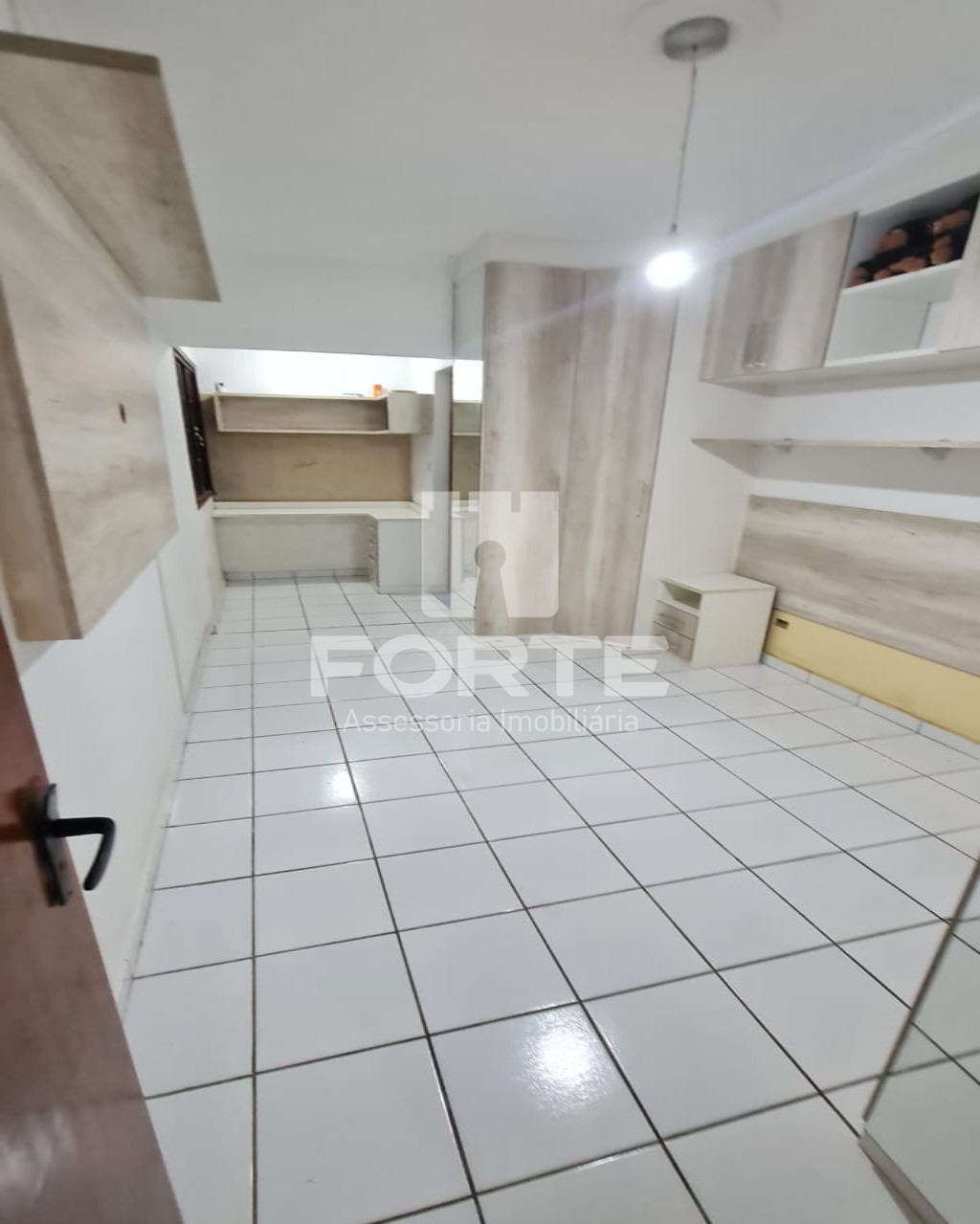 Casa à venda com 2 quartos, 150m² - Foto 3