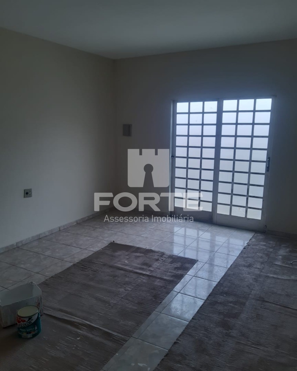 Casa para alugar com 2 quartos, 65m² - Foto 1