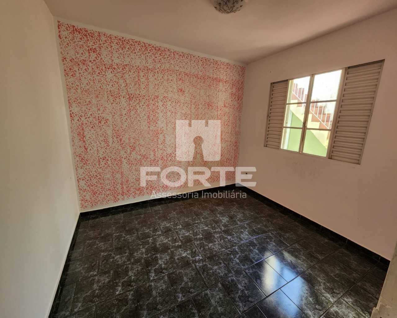 Casa à venda com 2 quartos, 175m² - Foto 1