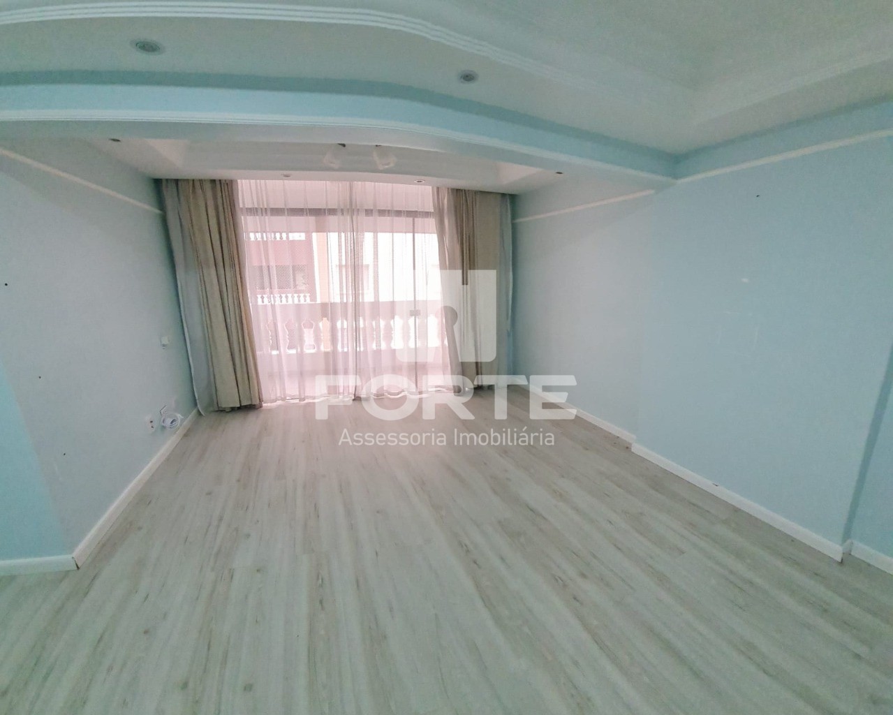 Apartamento à venda com 3 quartos, 150m² - Foto 1