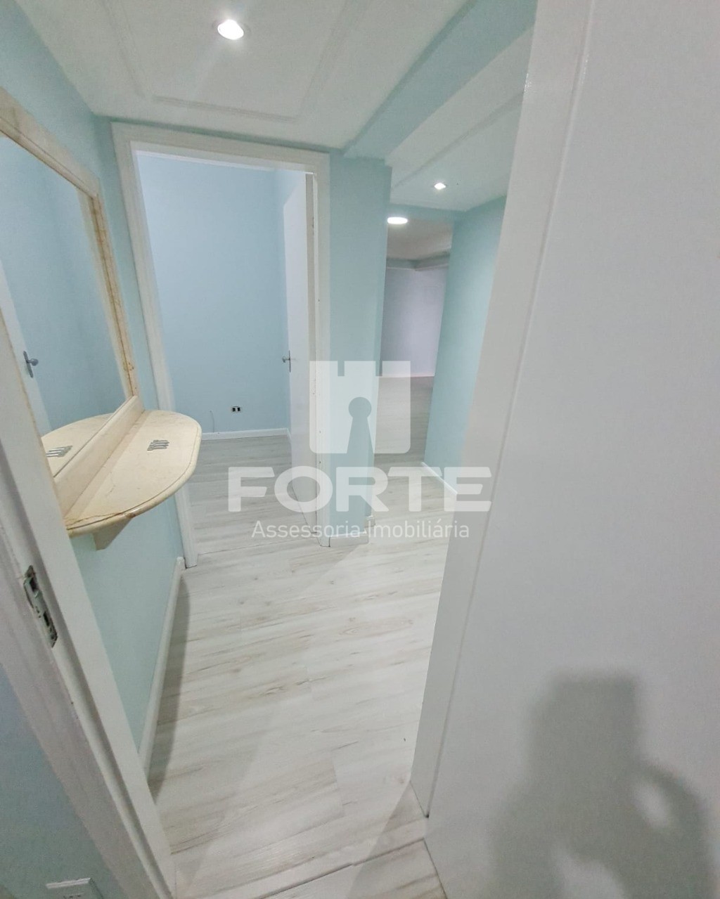 Apartamento à venda com 3 quartos, 150m² - Foto 4