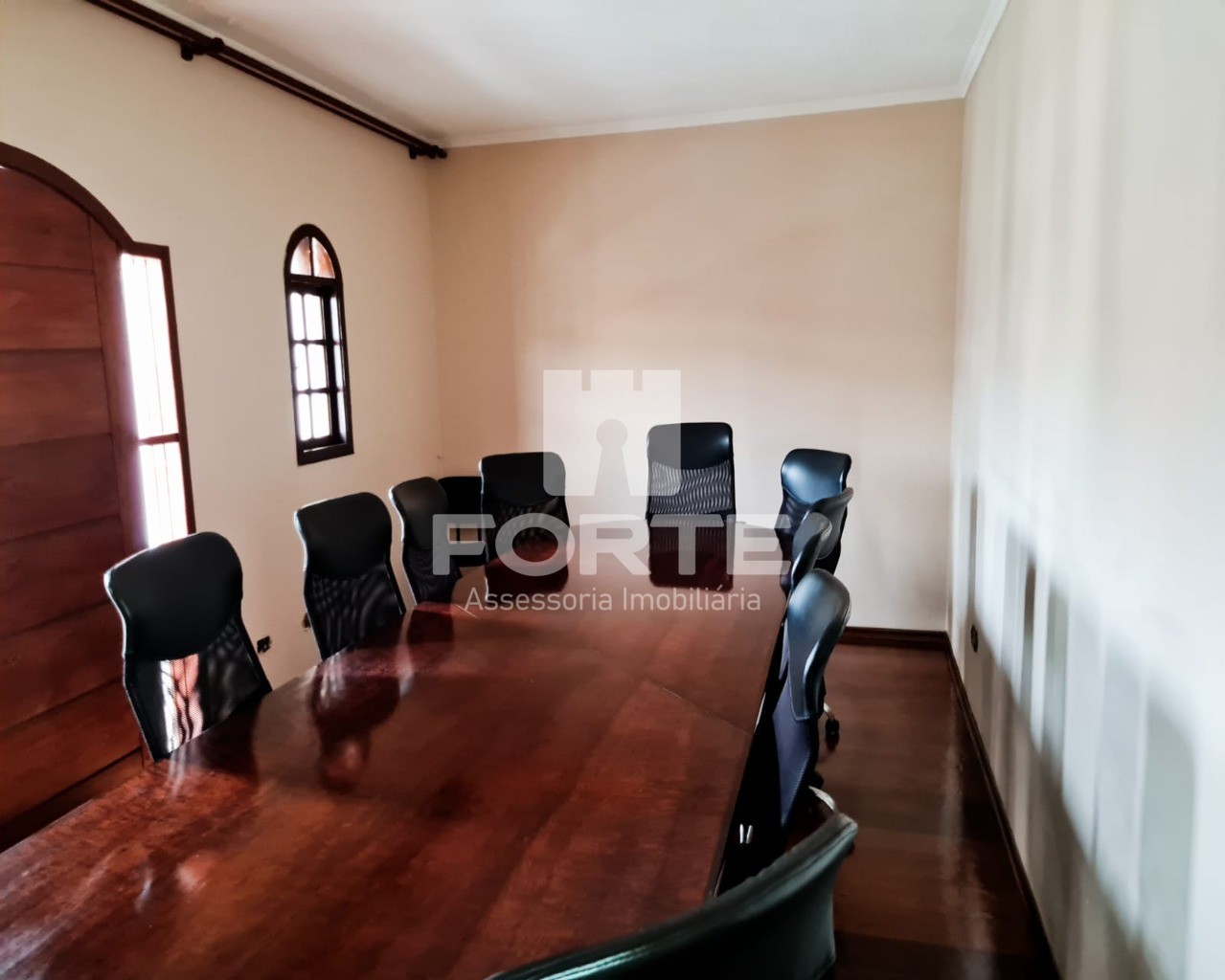 Apartamento à venda com 2 quartos, 180m² - Foto 1