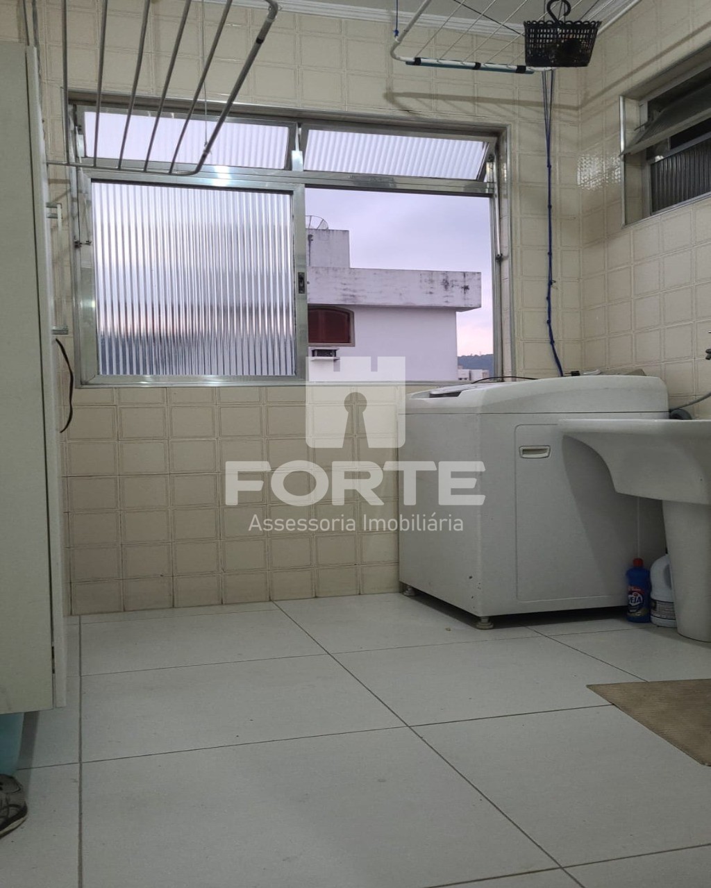 Apartamento à venda com 3 quartos, 135m² - Foto 3