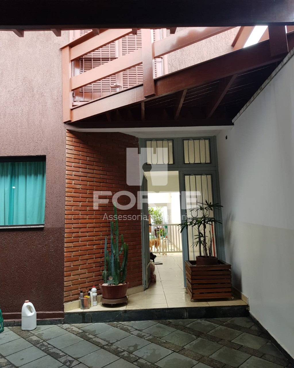 Casa à venda com 3 quartos, 150m² - Foto 1