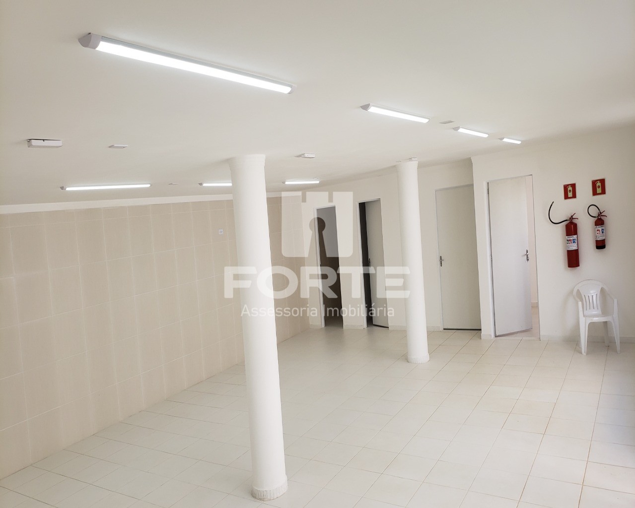 Apartamento à venda com 3 quartos, 50m² - Foto 2