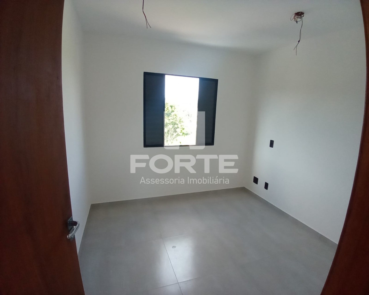 Casa à venda com 2 quartos, 90m² - Foto 2