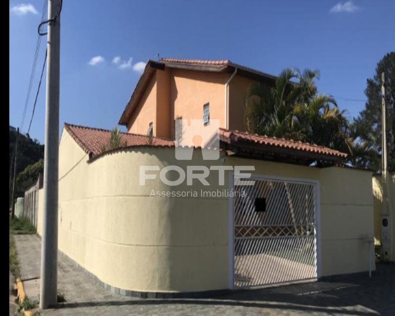 Casa à venda com 3 quartos, 300m² - Foto 2