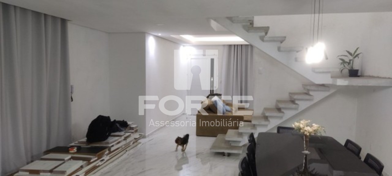 Casa à venda com 3 quartos, 210m² - Foto 3