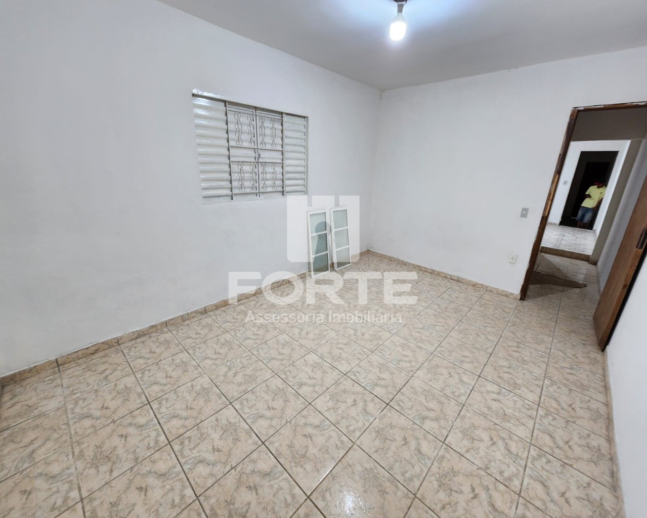 Casa para alugar com 2 quartos, 90m² - Foto 2