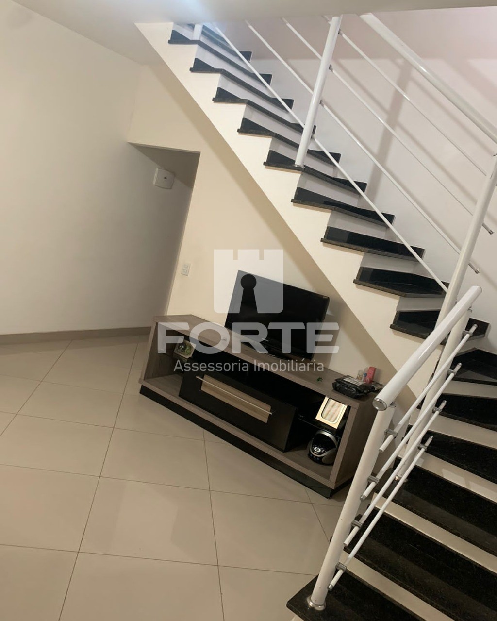 Casa à venda com 2 quartos, 75m² - Foto 4