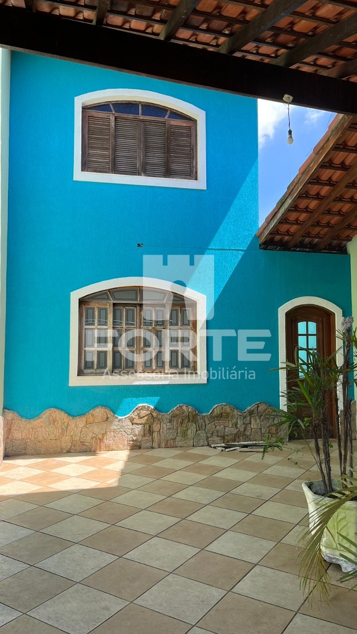 Casa à venda com 3 quartos, 200m² - Foto 2