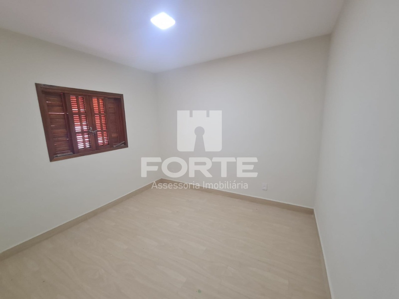 Casa à venda com 2 quartos, 70m² - Foto 13