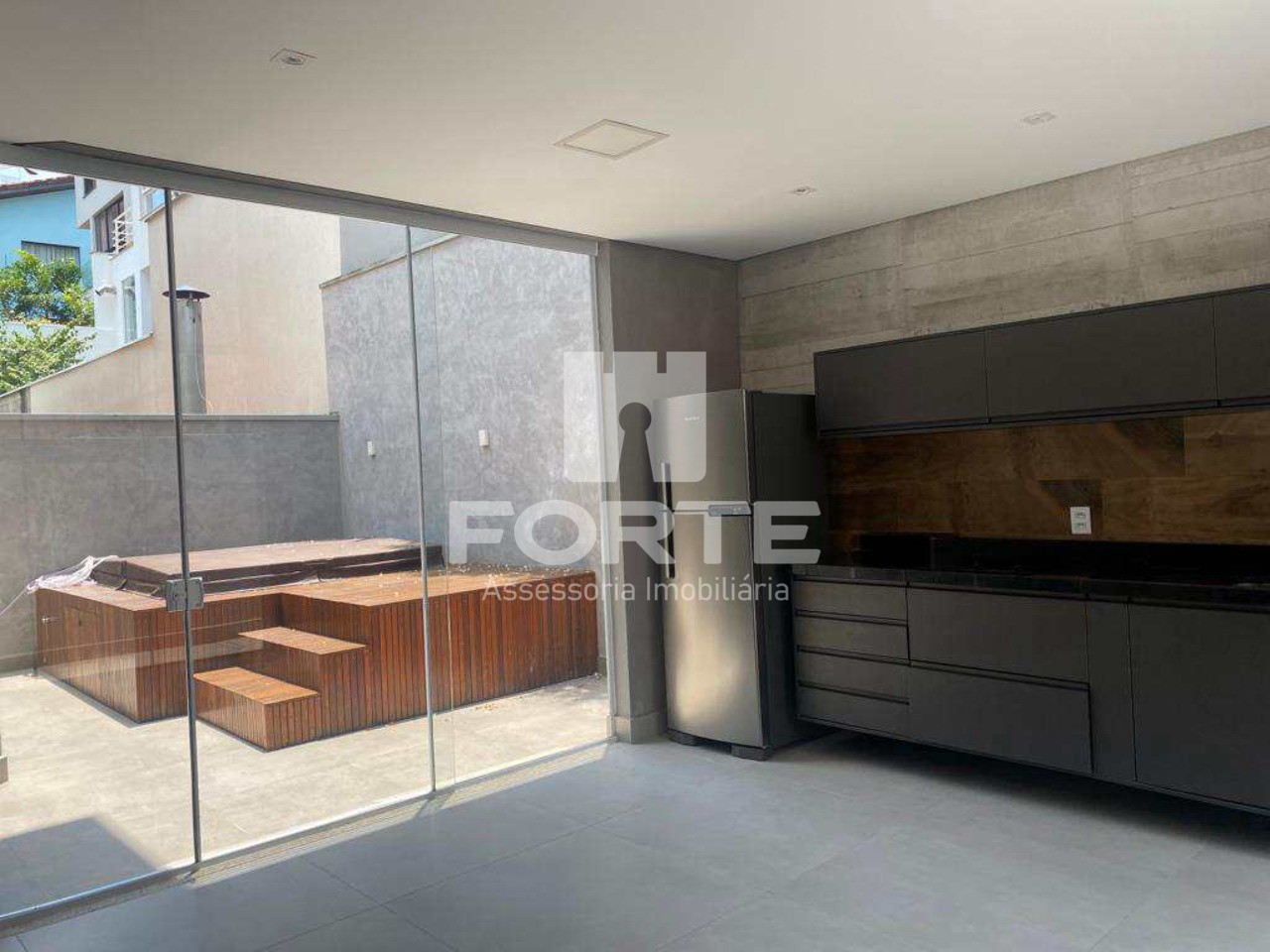 Casa à venda com 3 quartos, 270m² - Foto 4