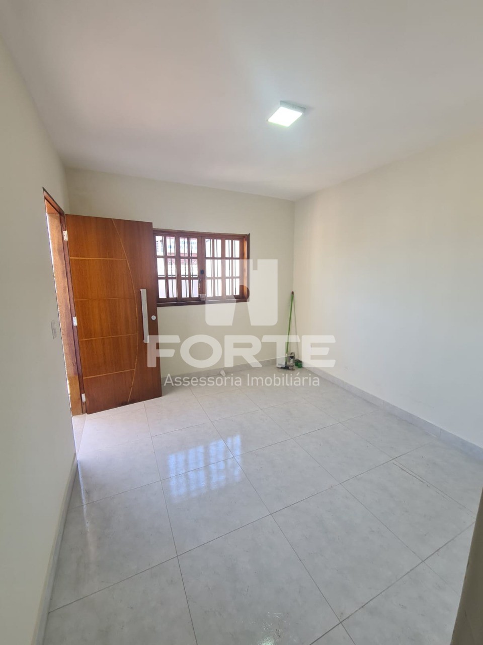 Casa à venda com 2 quartos, 70m² - Foto 6