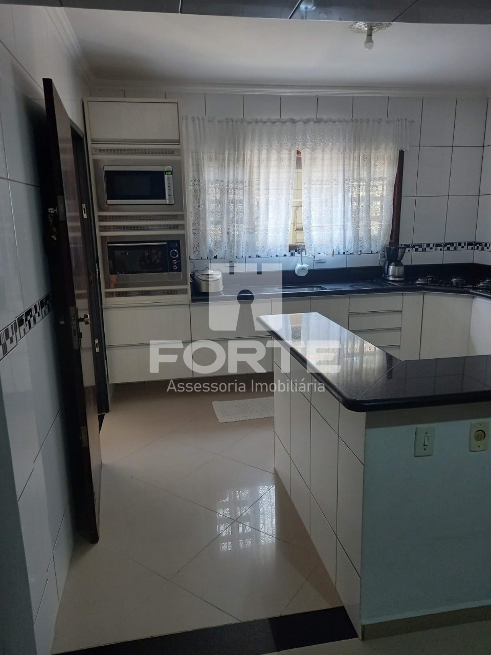 Casa à venda com 3 quartos, 131m² - Foto 8