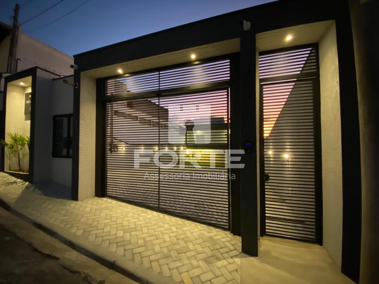 Casa à venda com 2 quartos, 82m² - Foto 2