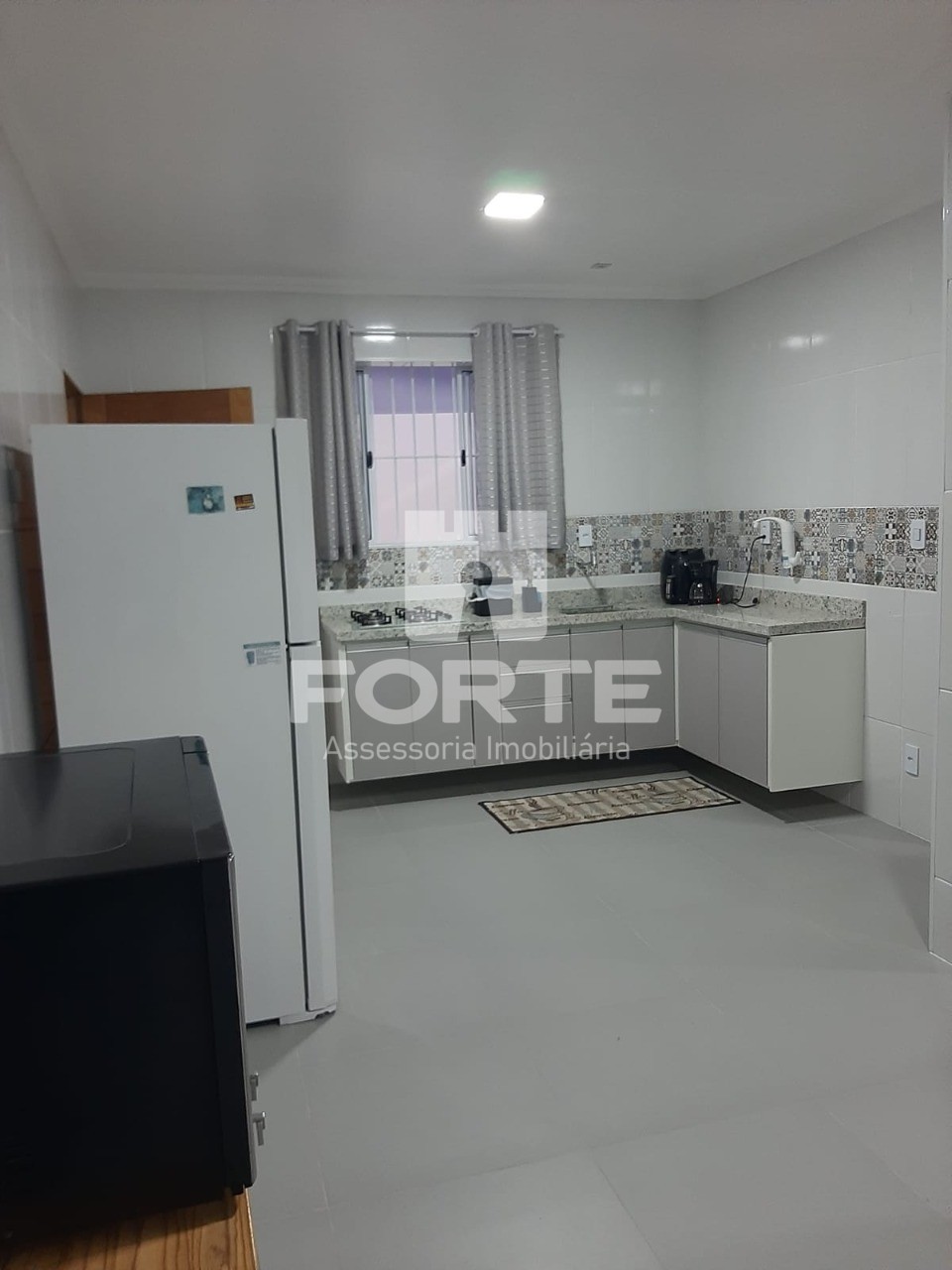 Casa à venda com 4 quartos, 121m² - Foto 8