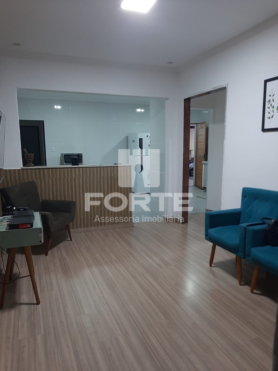 Casa à venda com 4 quartos, 121m² - Foto 1