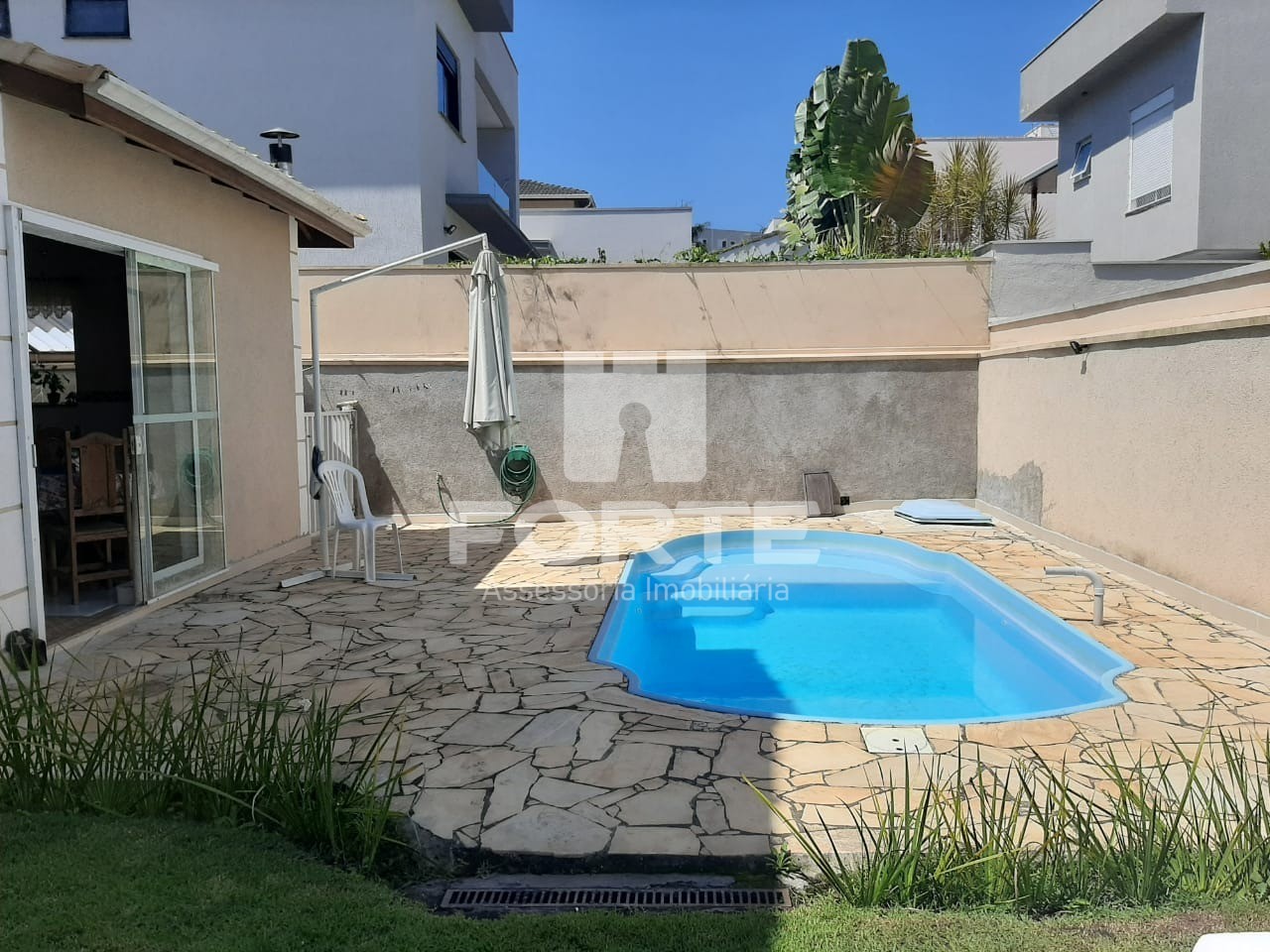 Casa à venda com 4 quartos, 306m² - Foto 32