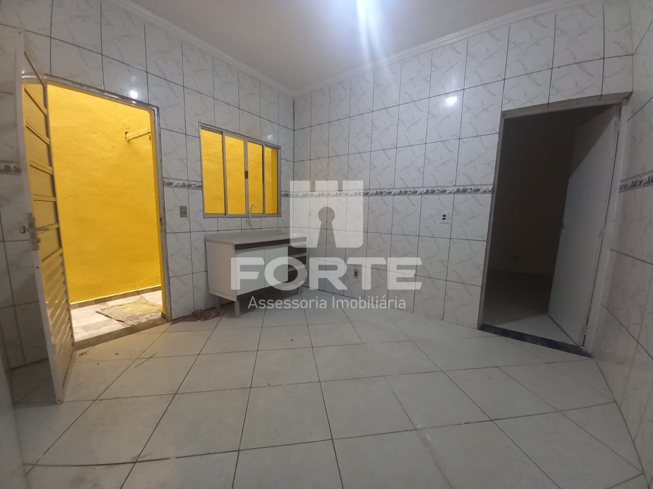 Casa para alugar com 1 quarto, 75m² - Foto 2