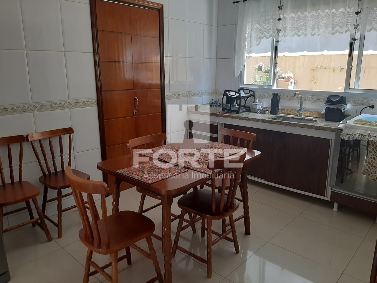 Casa à venda com 4 quartos, 306m² - Foto 29