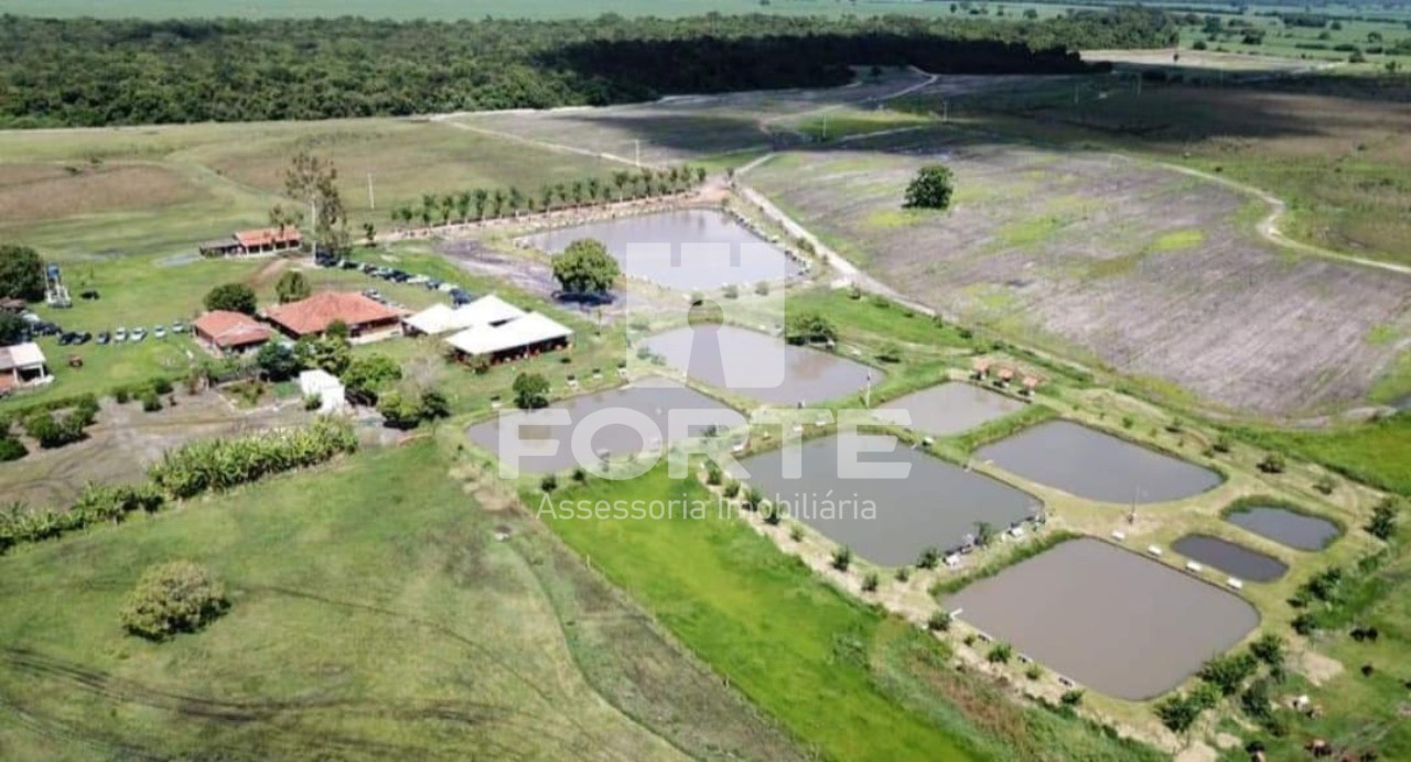 Fazenda à venda com 3 quartos, 50m² - Foto 1