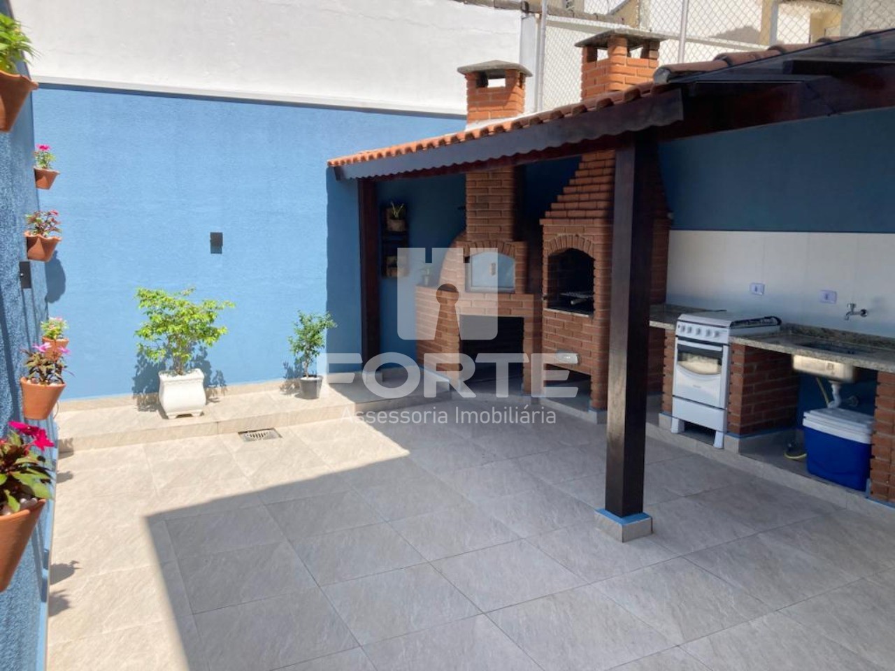 Casa à venda com 3 quartos, 160m² - Foto 1