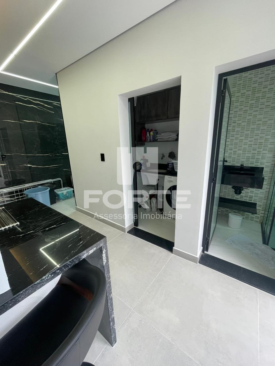 Casa à venda com 3 quartos, 250m² - Foto 11