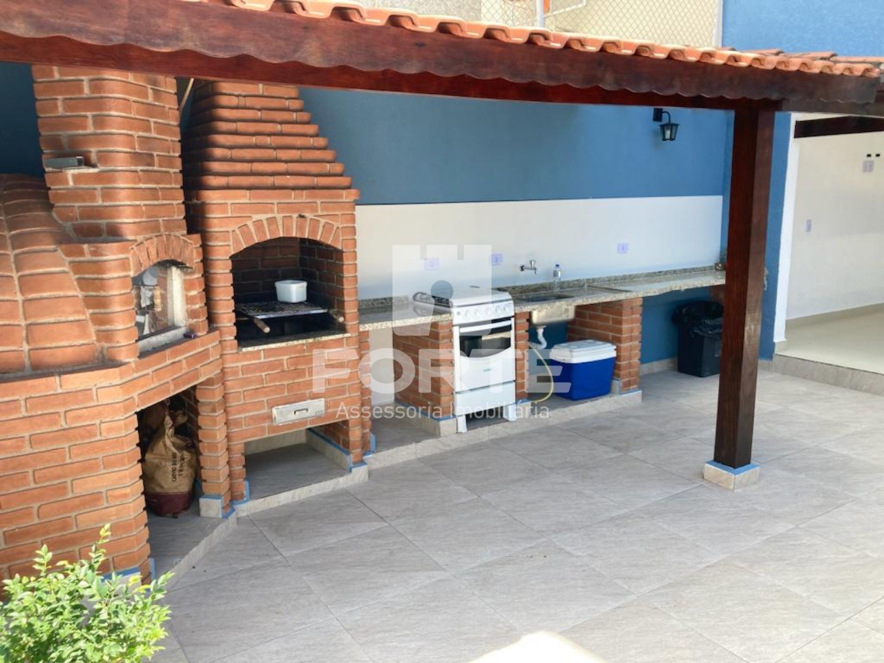 Casa à venda com 3 quartos, 160m² - Foto 3