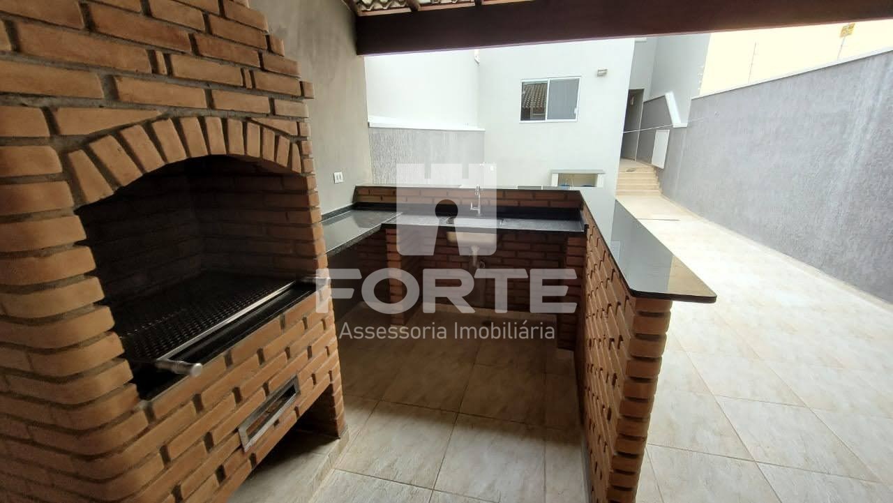 Casa à venda com 3 quartos, 125m² - Foto 2