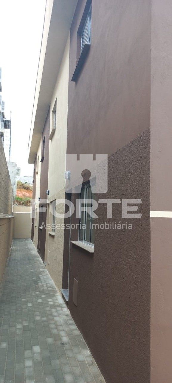 Casa à venda com 2 quartos, 500m² - Foto 2