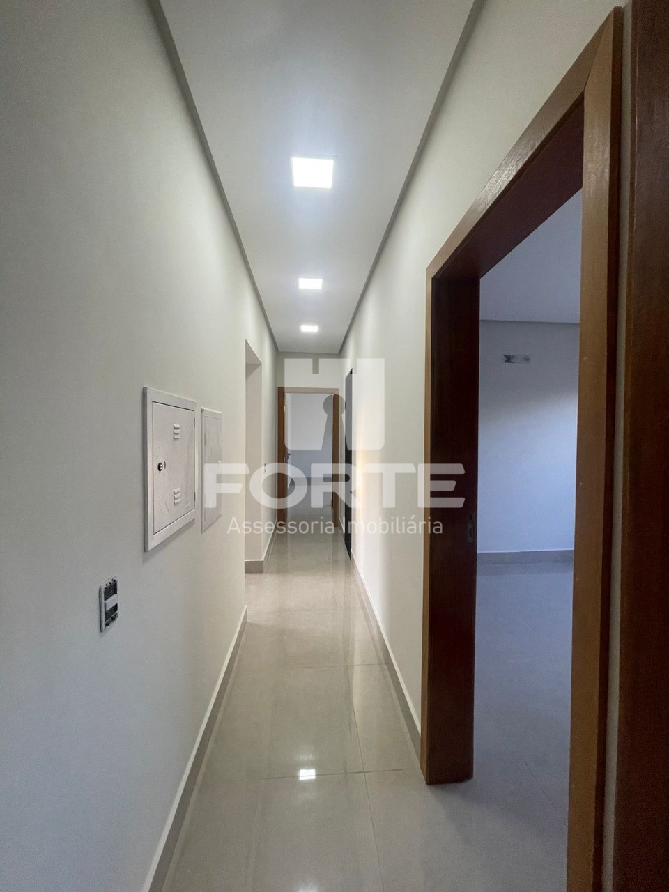 Casa à venda com 3 quartos, 300m² - Foto 7