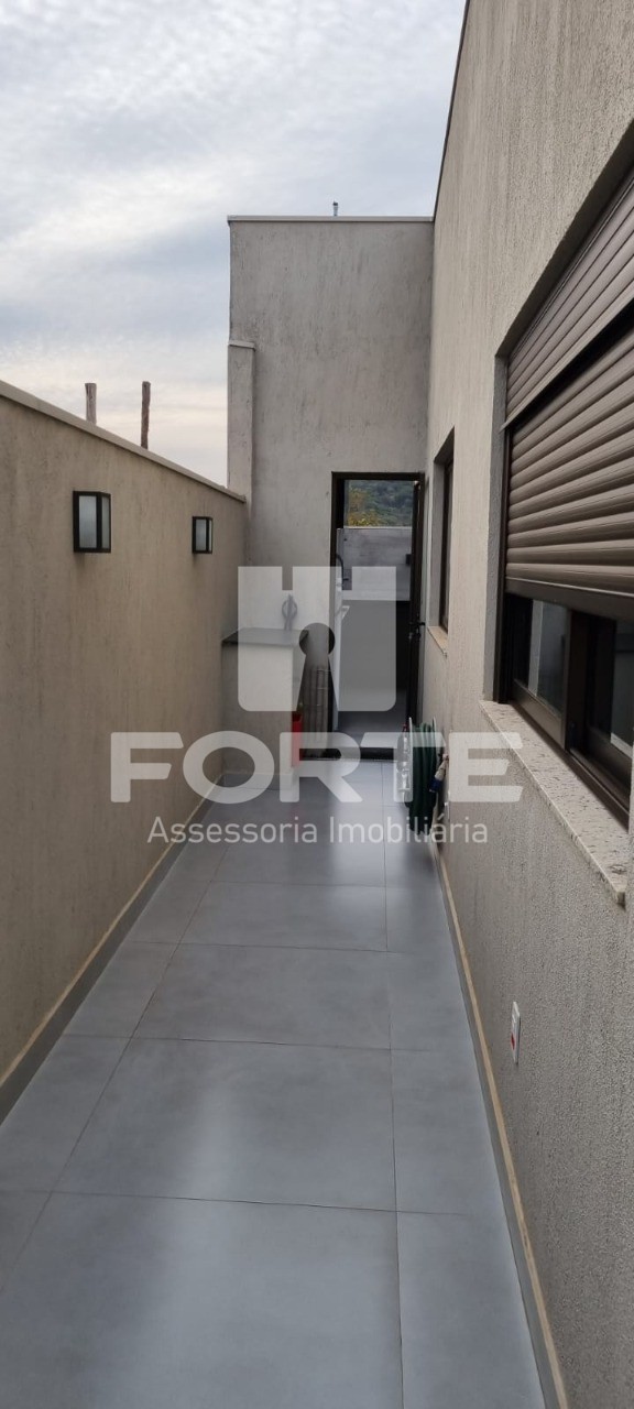 Casa à venda com 3 quartos, 300m² - Foto 3