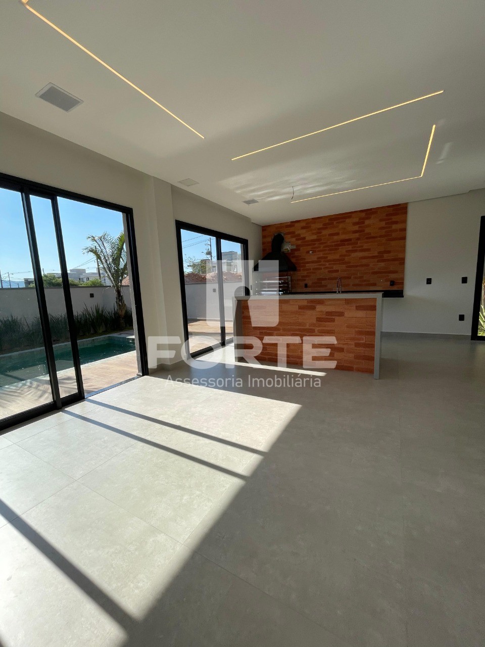 Casa à venda com 3 quartos, 250m² - Foto 4