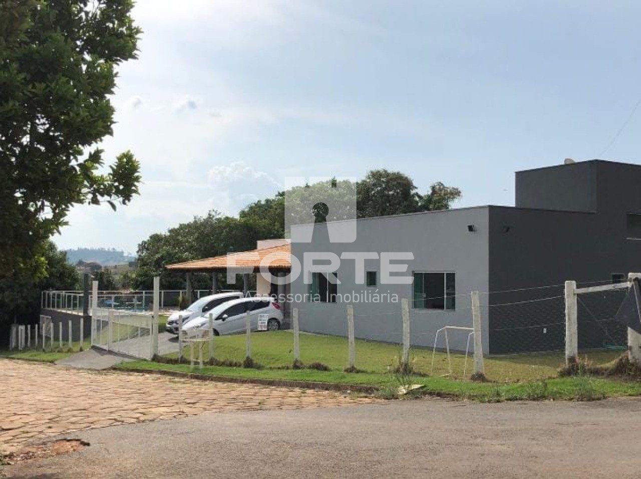 Casa à venda com 4 quartos, 400m² - Foto 2