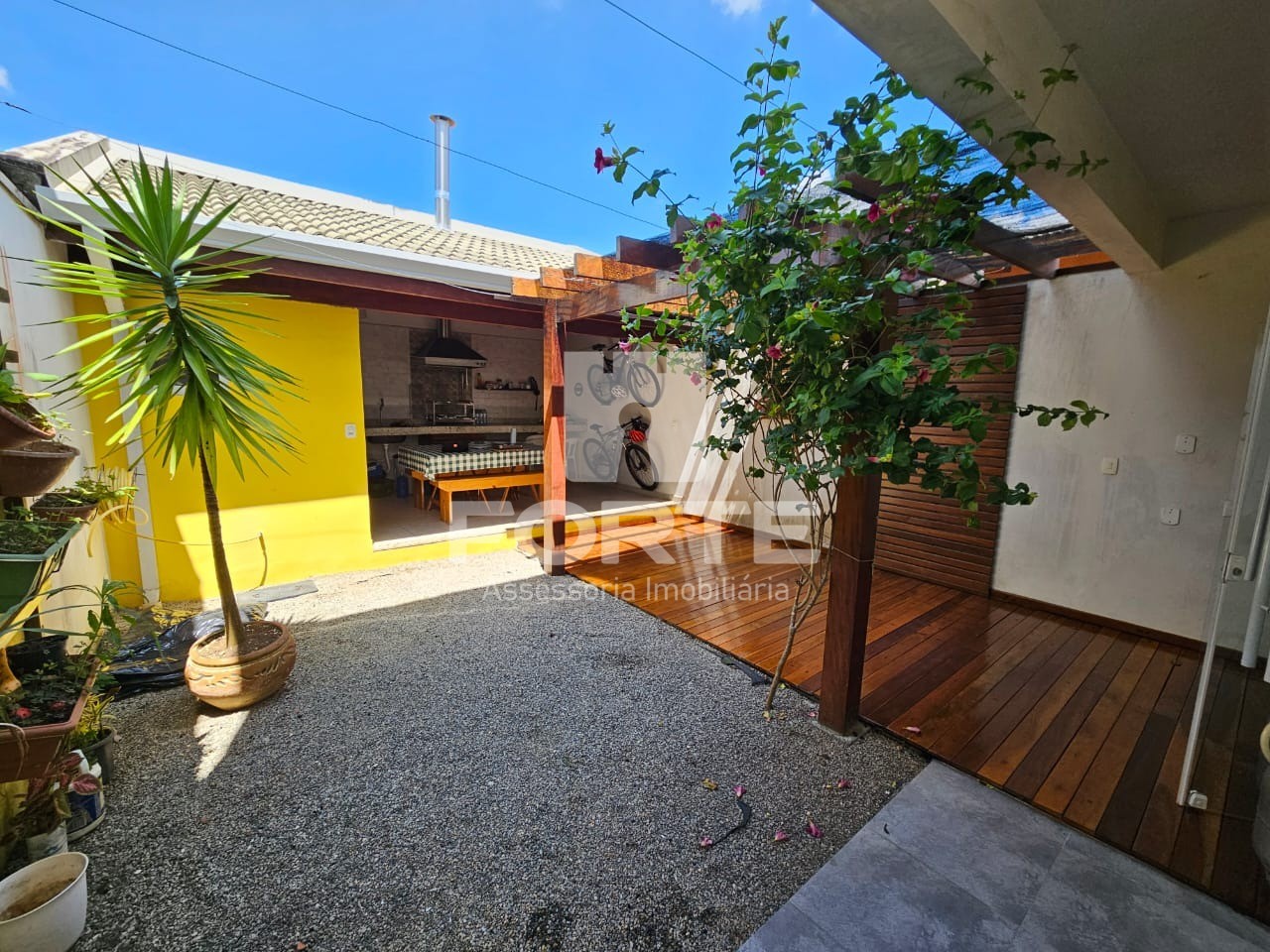 Casa à venda com 3 quartos, 200m² - Foto 7