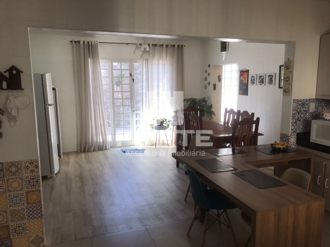 Casa à venda com 5 quartos, 150m² - Foto 2