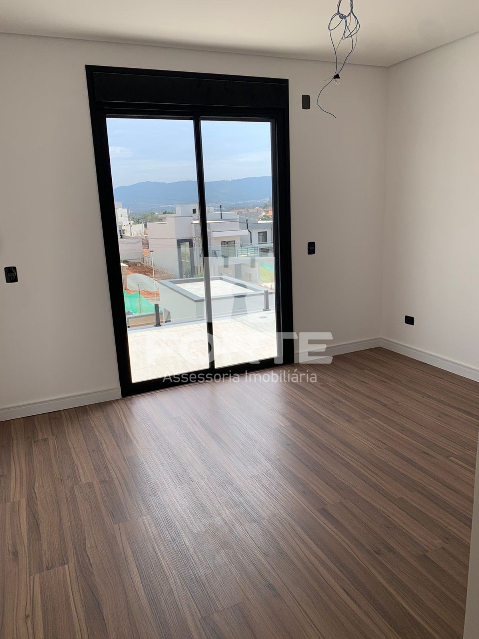 Casa à venda com 4 quartos, 280m² - Foto 4