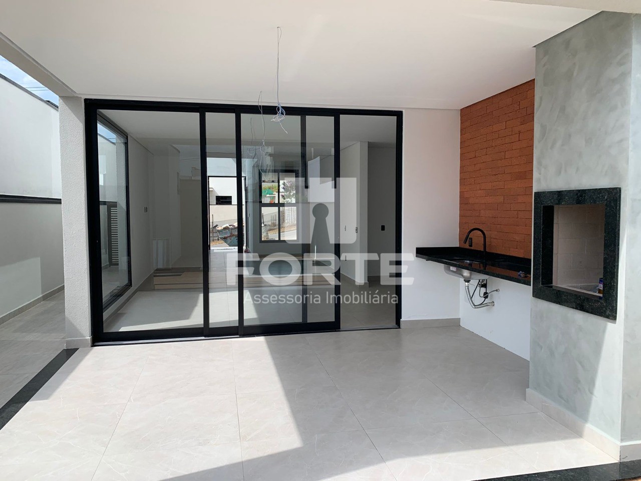 Casa à venda com 4 quartos, 280m² - Foto 3