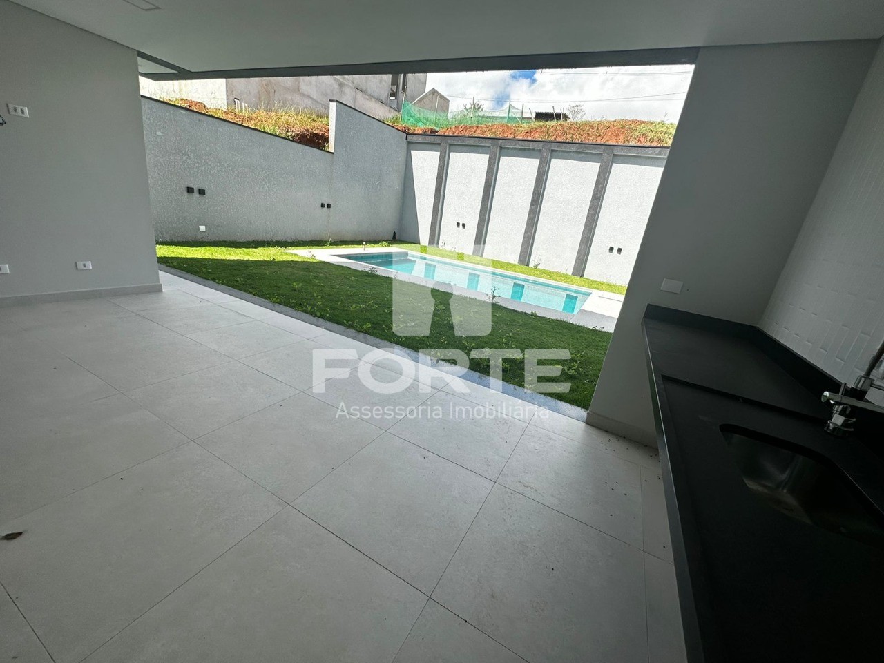 Casa à venda com 3 quartos, 350m² - Foto 25